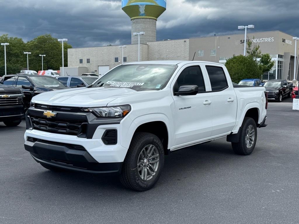 new 2025 Chevrolet Colorado car, priced at $32,495