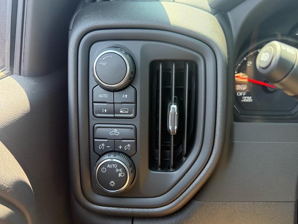 new 2025 Chevrolet Silverado 1500 car, priced at $35,235