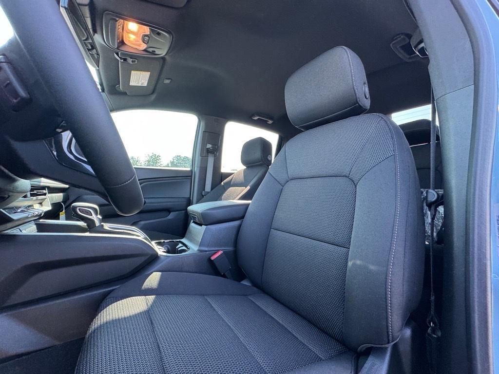 new 2025 Chevrolet Colorado car, priced at $33,365