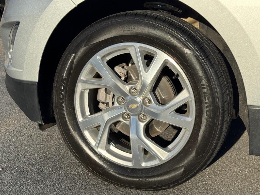 used 2021 Chevrolet Equinox car, priced at $21,862