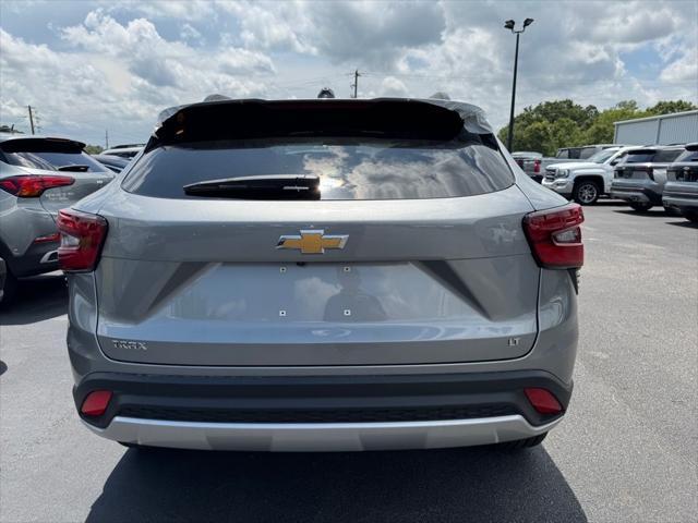 new 2025 Chevrolet Trax car, priced at $21,990
