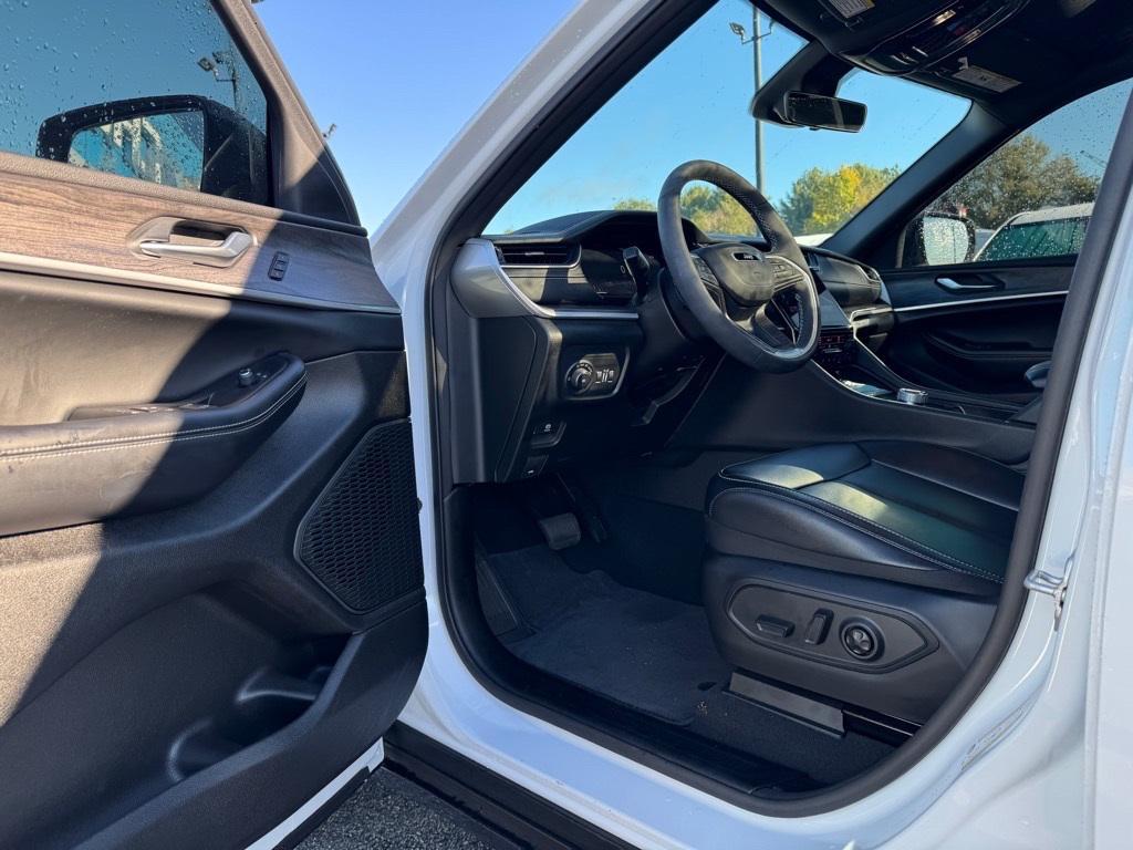 used 2025 Jeep Grand Cherokee L car, priced at $42,754