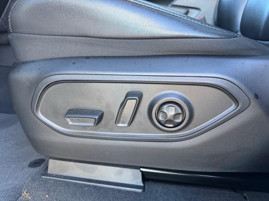 used 2025 Jeep Grand Cherokee L car, priced at $42,754