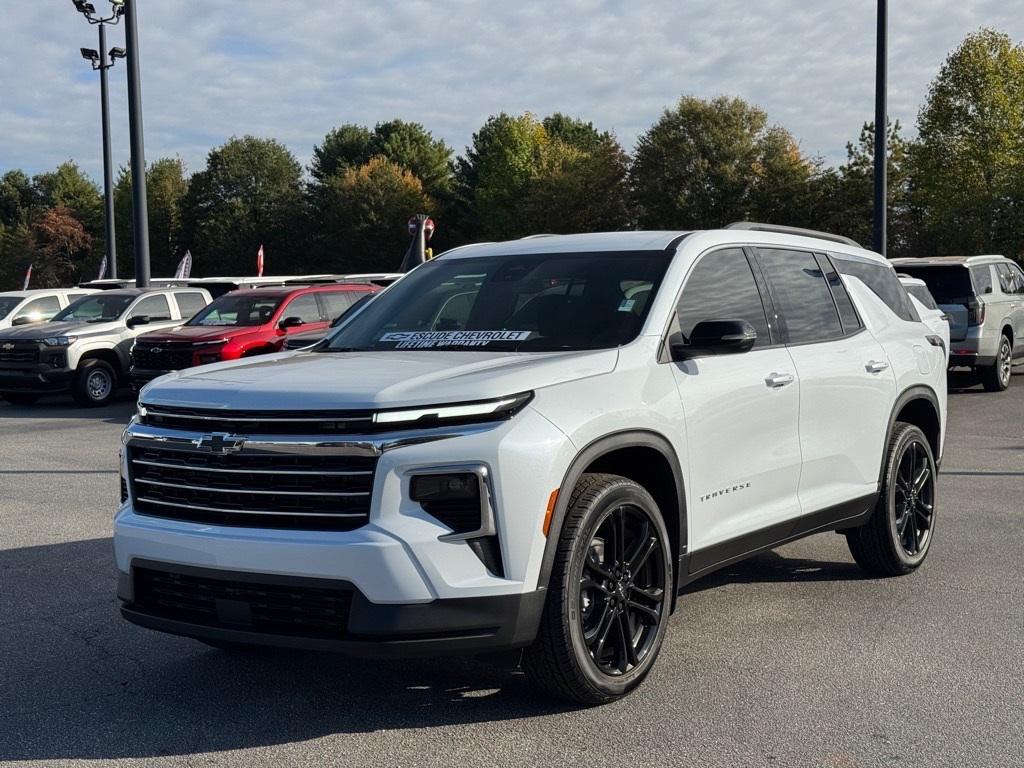 new 2026 Chevrolet Traverse car, priced at $44,555