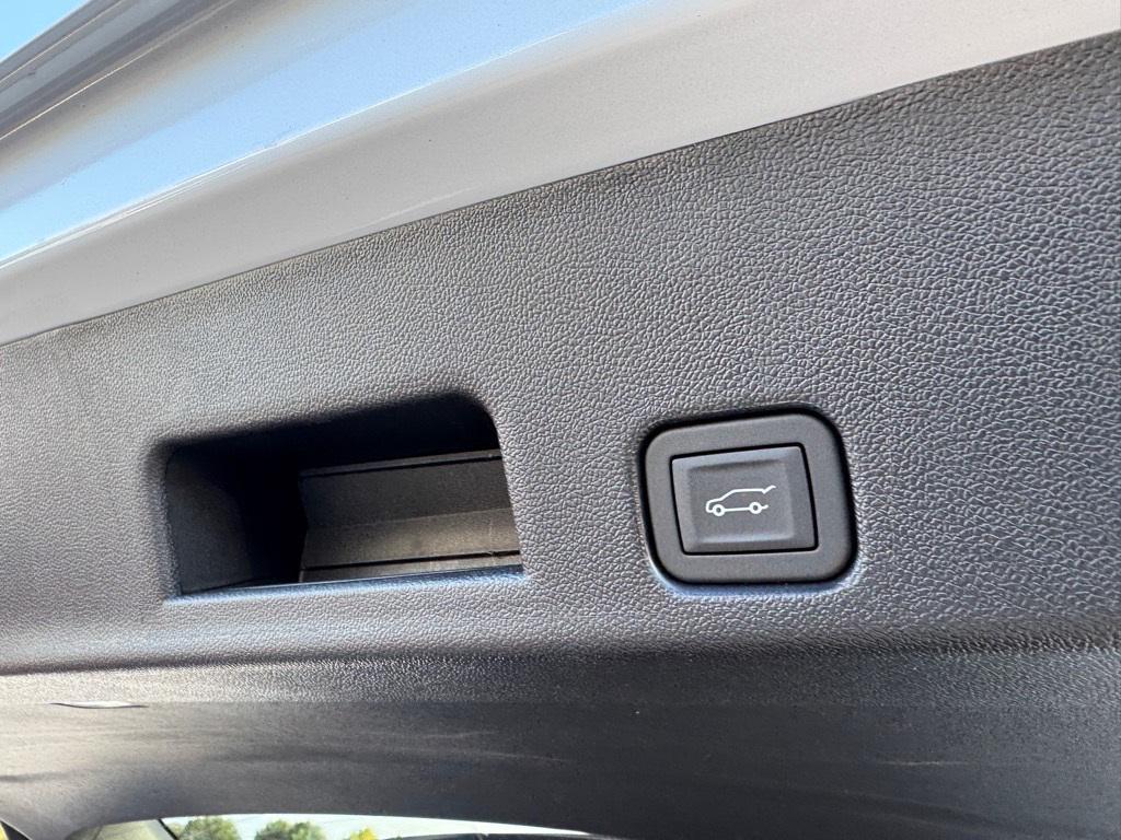 new 2026 Chevrolet Traverse car, priced at $44,555