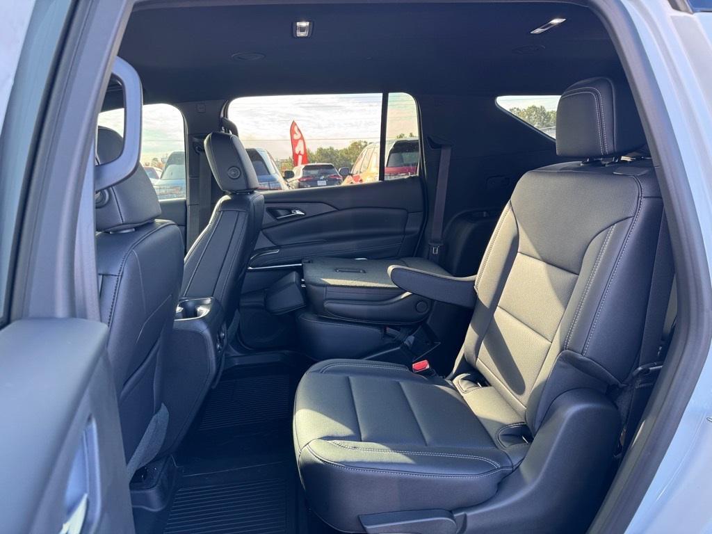 new 2026 Chevrolet Traverse car, priced at $44,555