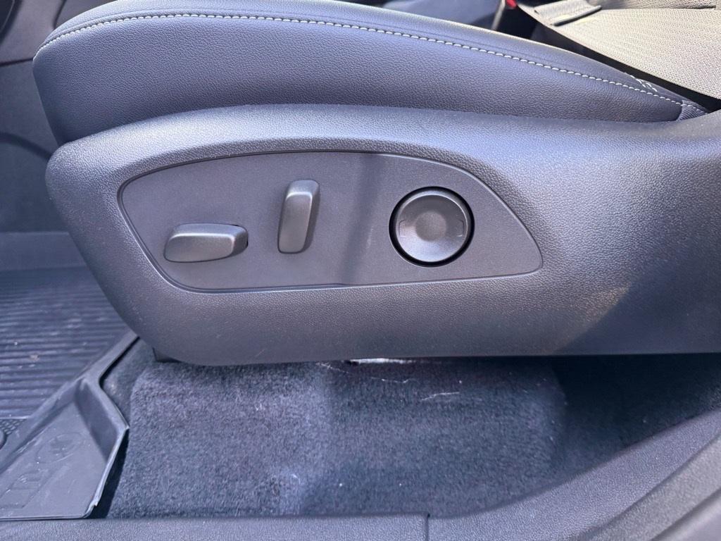 new 2026 Chevrolet Traverse car, priced at $44,555