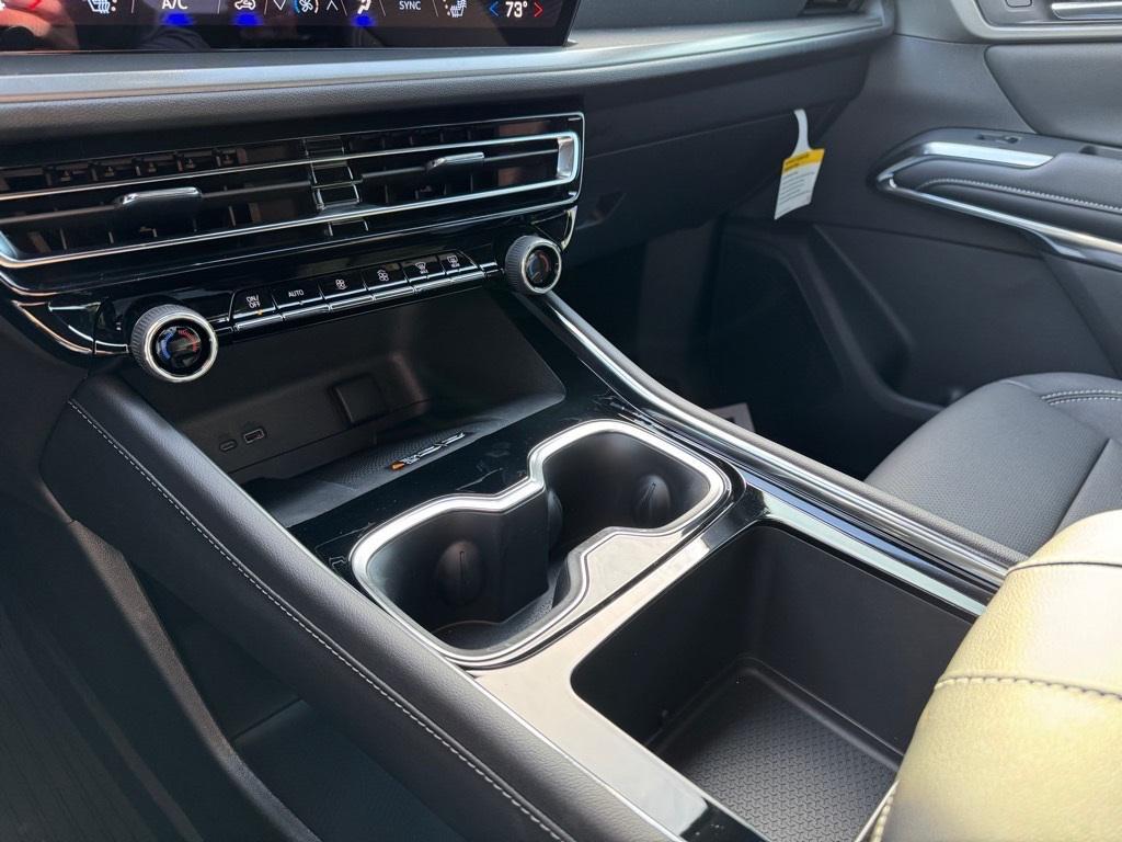 new 2026 Chevrolet Traverse car, priced at $44,555