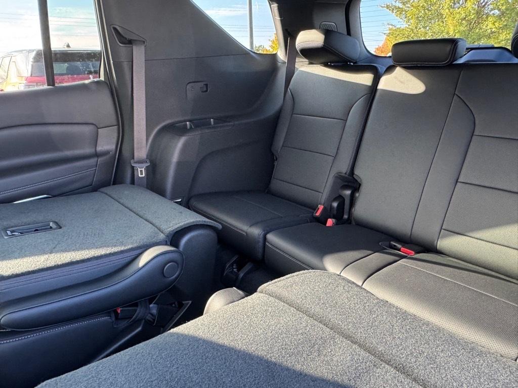 new 2026 Chevrolet Traverse car, priced at $44,555