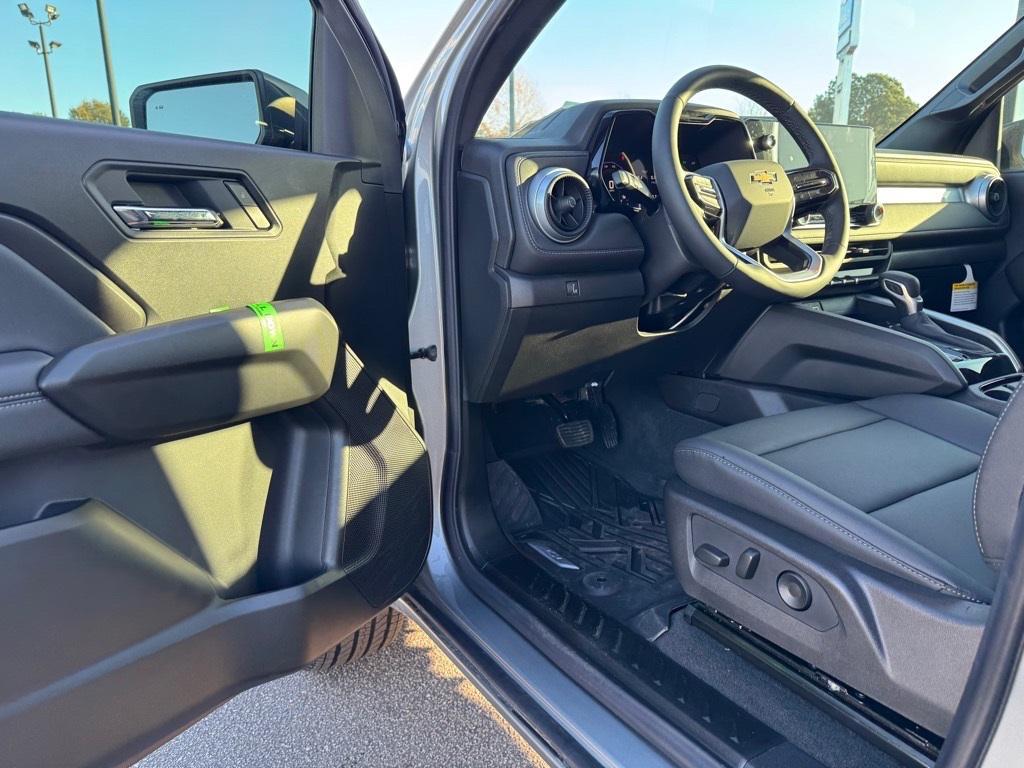 new 2025 Chevrolet Colorado car, priced at $37,605