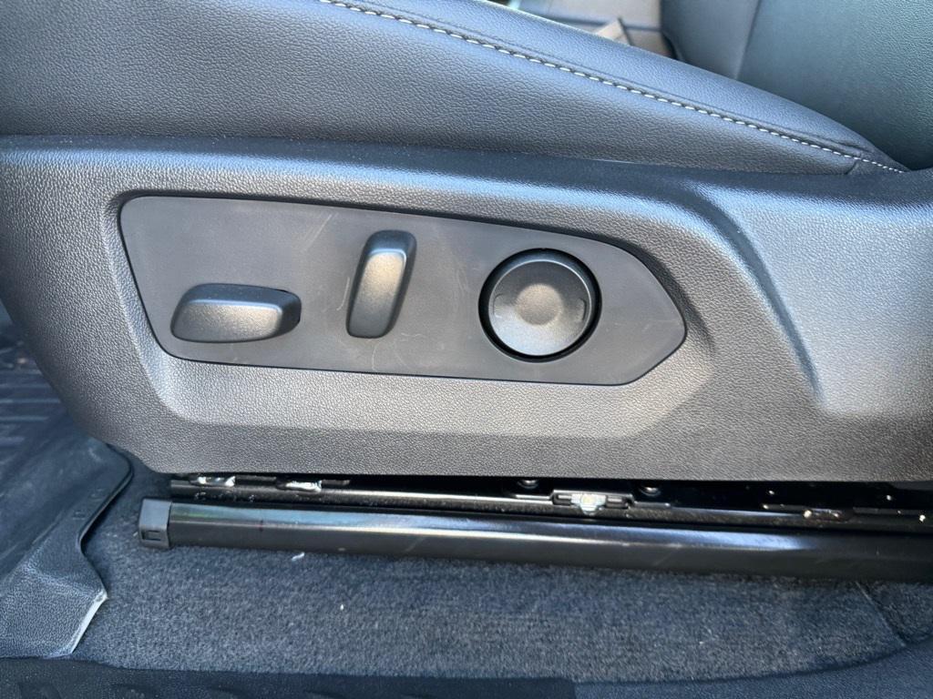 new 2025 Chevrolet Colorado car, priced at $37,605