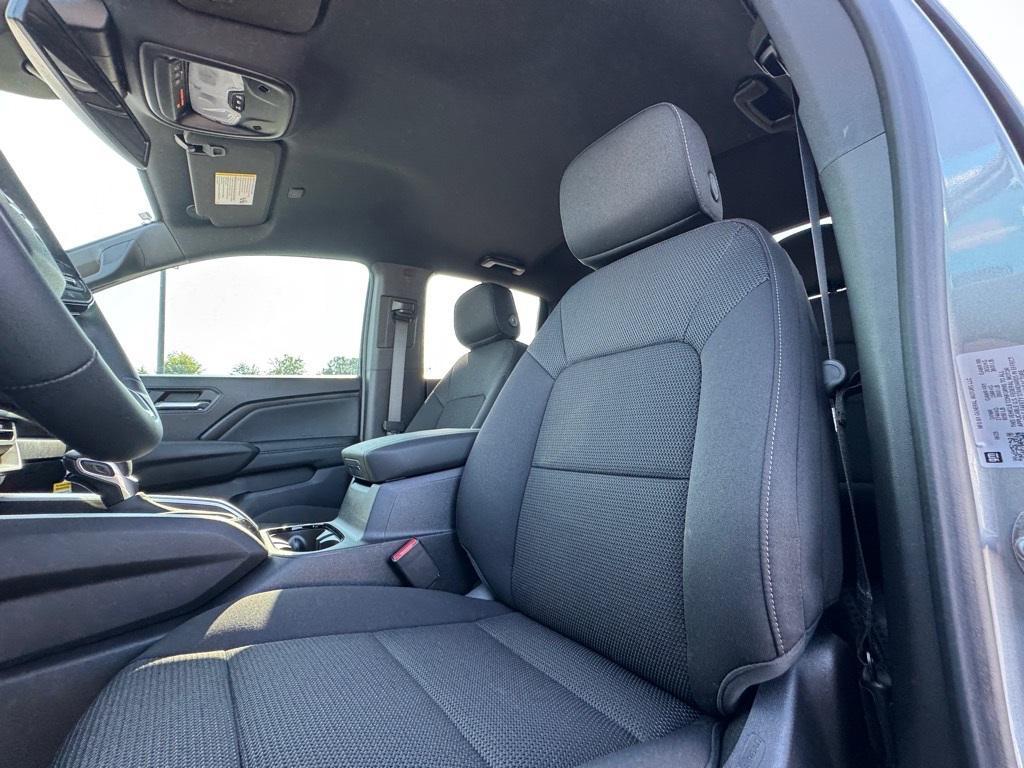 new 2025 Chevrolet Colorado car, priced at $32,970