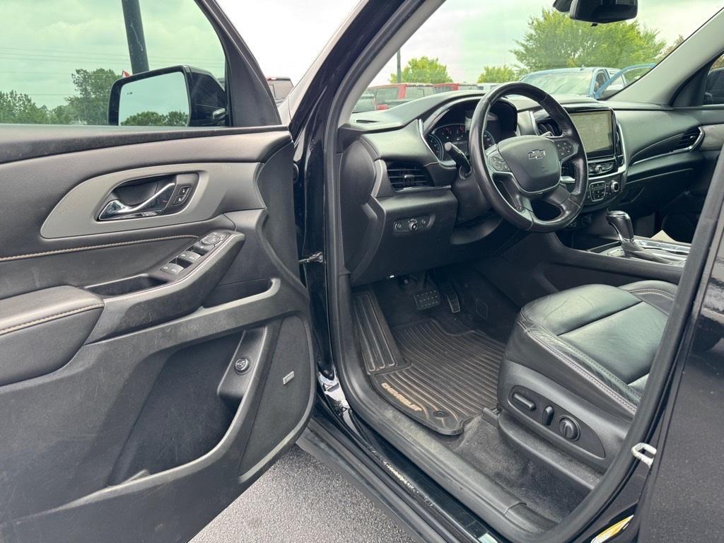 used 2020 Chevrolet Traverse car, priced at $28,322