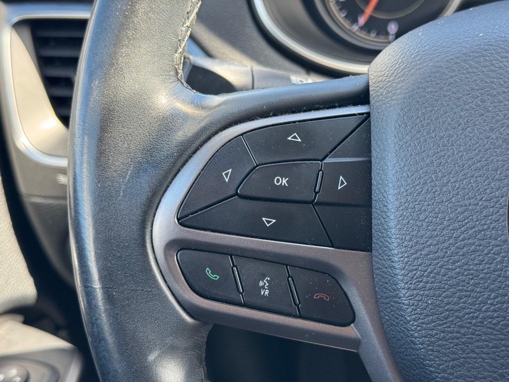 used 2019 Jeep Cherokee car, priced at $15,862