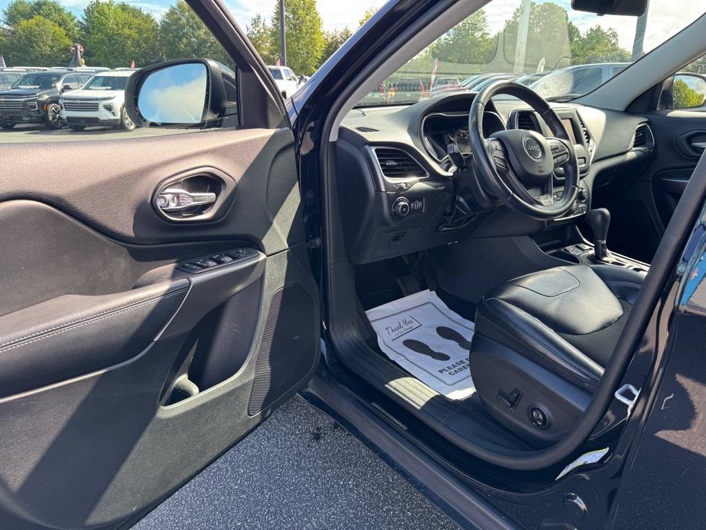used 2019 Jeep Cherokee car, priced at $15,862