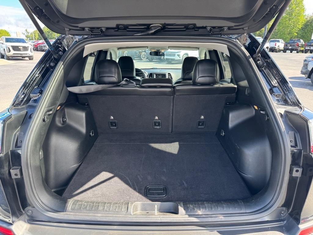 used 2019 Jeep Cherokee car, priced at $15,862