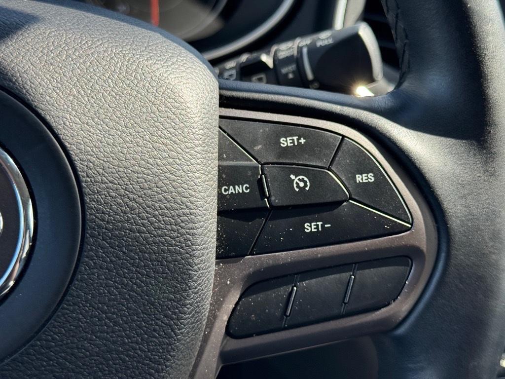 used 2019 Jeep Cherokee car, priced at $15,862