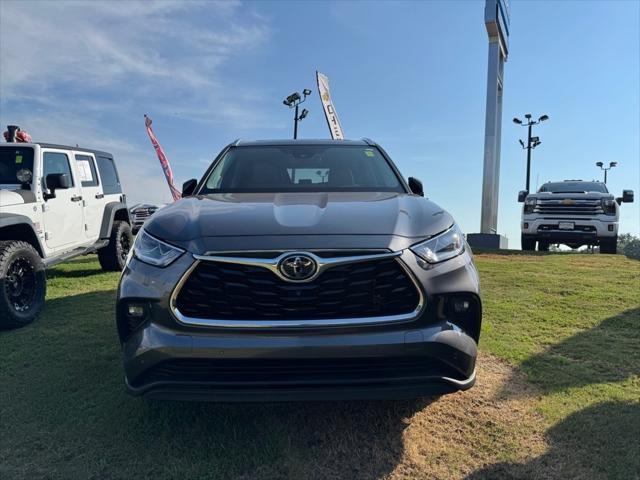 used 2023 Toyota Highlander car, priced at $41,862