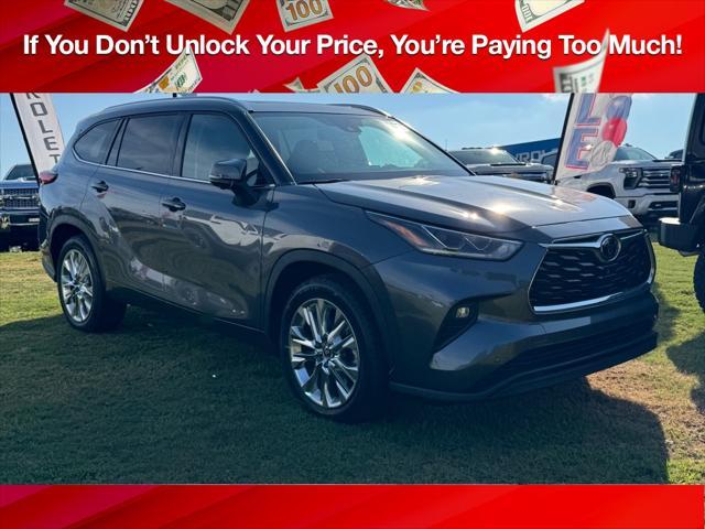 used 2023 Toyota Highlander car, priced at $41,862