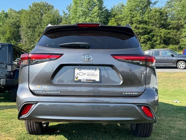 used 2023 Toyota Highlander car, priced at $41,862