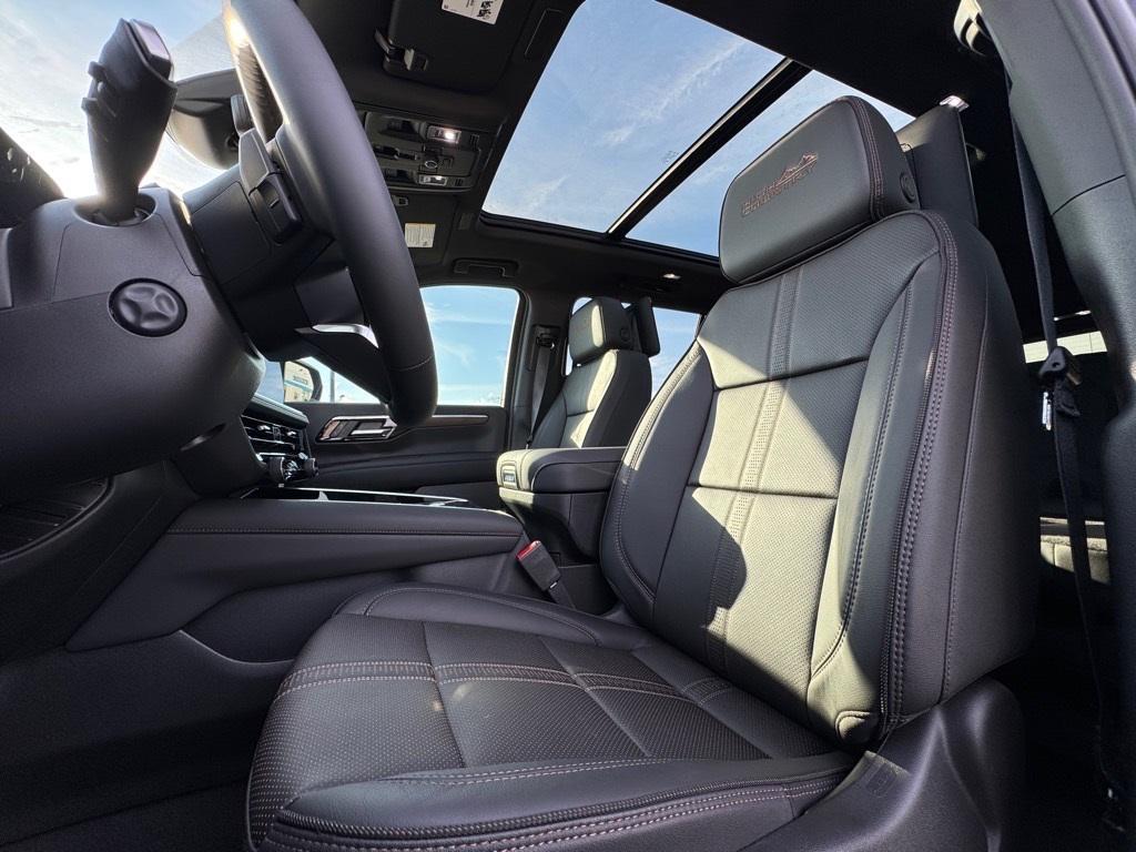 new 2025 Chevrolet Suburban car, priced at $92,725