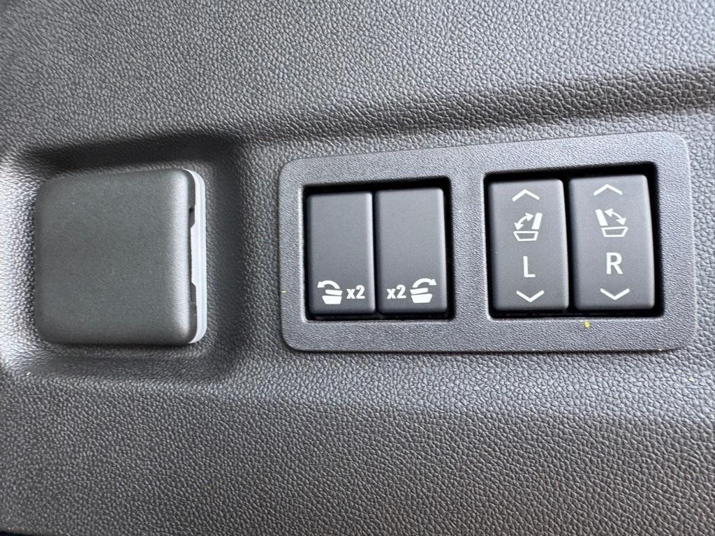 new 2025 Chevrolet Suburban car, priced at $92,725