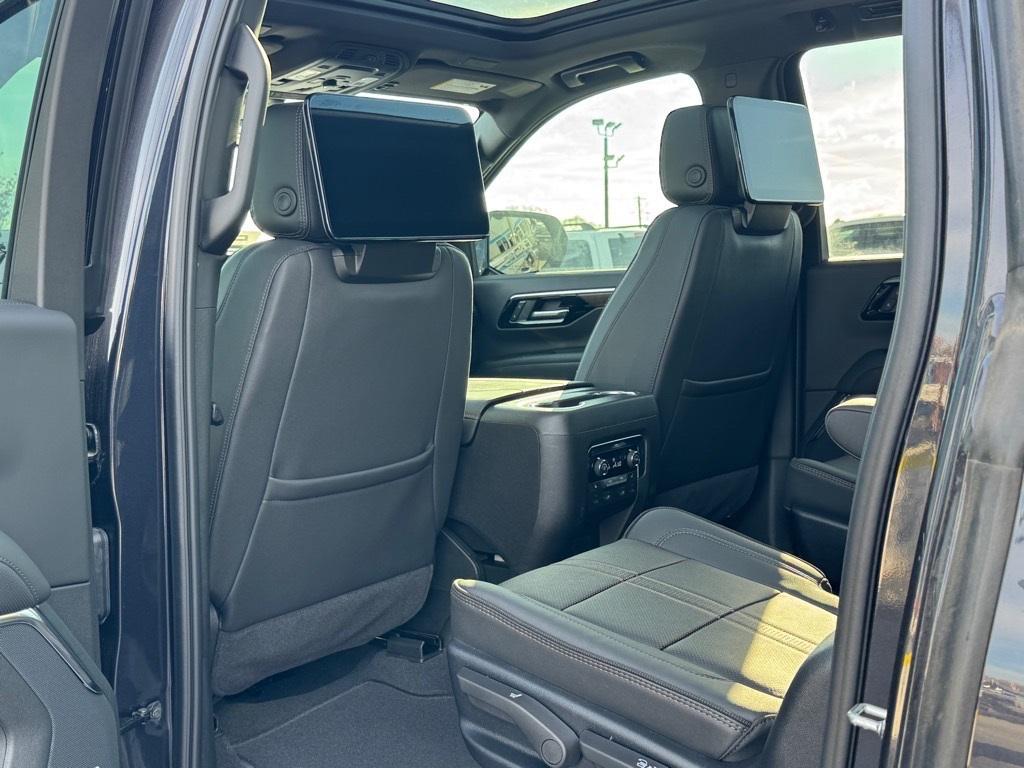 new 2025 Chevrolet Suburban car, priced at $92,725