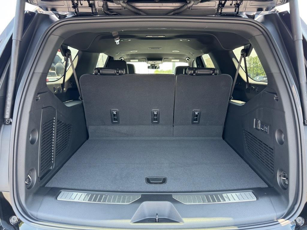 new 2025 Chevrolet Suburban car, priced at $73,320