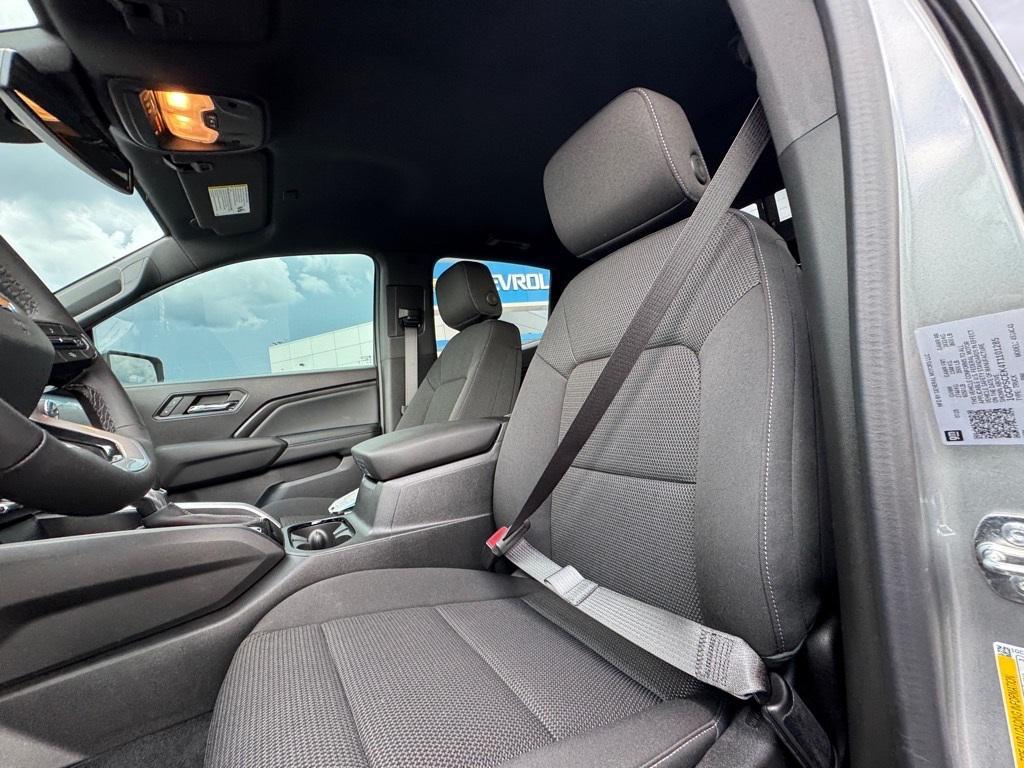 new 2026 Chevrolet Colorado car, priced at $33,095