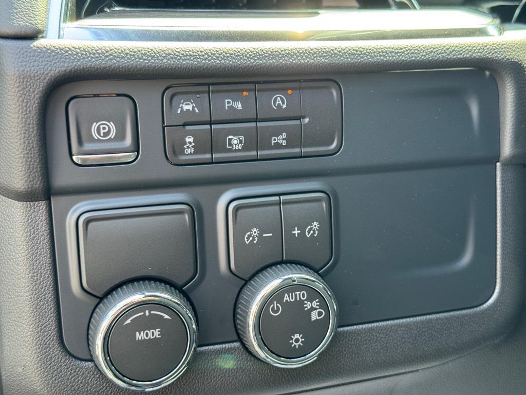 new 2025 Chevrolet Suburban car, priced at $59,965