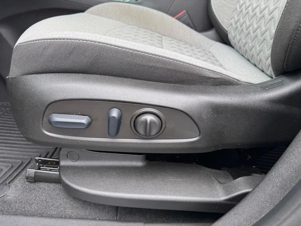 used 2022 Chevrolet Equinox car, priced at $22,862