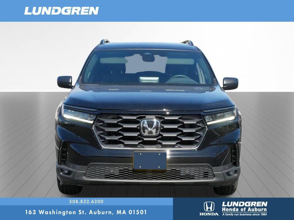 new 2025 Honda Pilot car, priced at $43,795