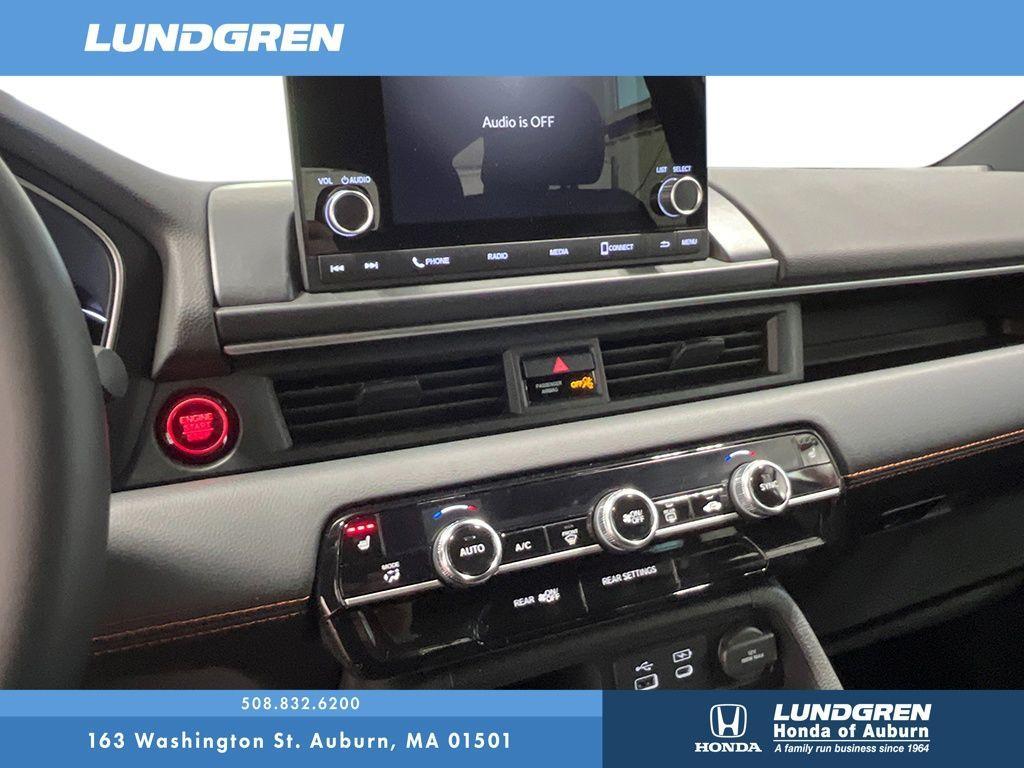 new 2025 Honda Pilot car, priced at $43,795