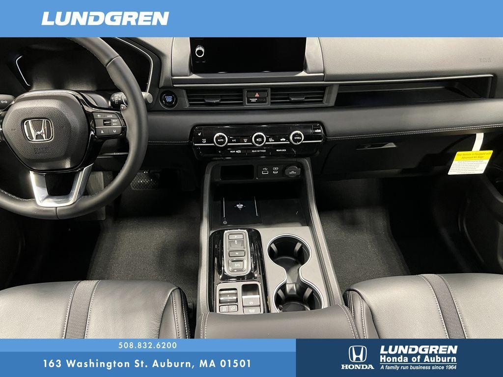 new 2025 Honda Pilot car, priced at $51,095