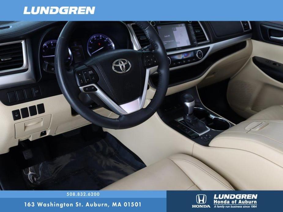 used 2015 Toyota Highlander car, priced at $13,777