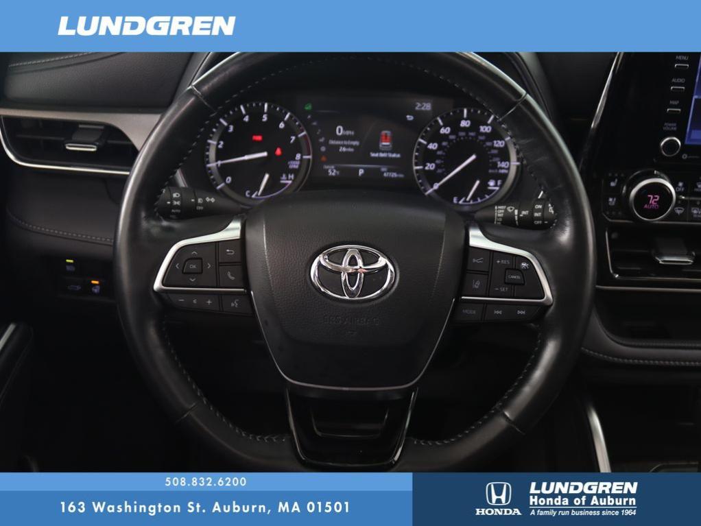 used 2021 Toyota Highlander car, priced at $35,991