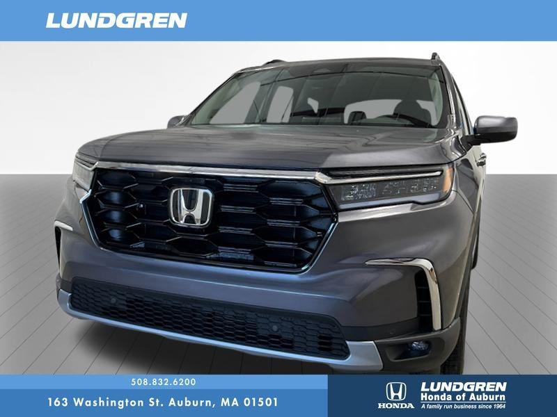 new 2025 Honda Pilot car, priced at $51,050