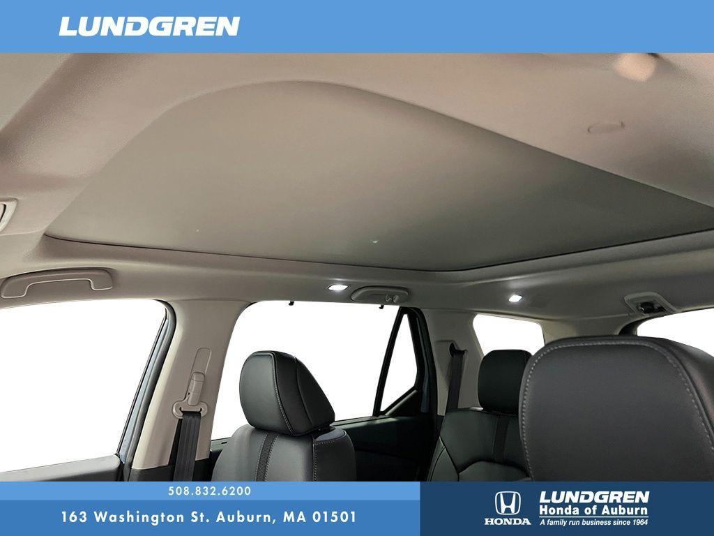 new 2025 Honda Pilot car, priced at $51,050