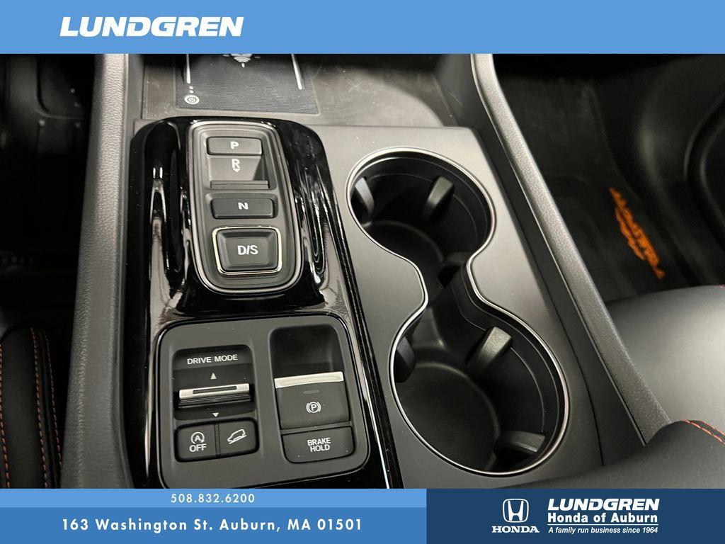 new 2025 Honda Pilot car, priced at $50,850