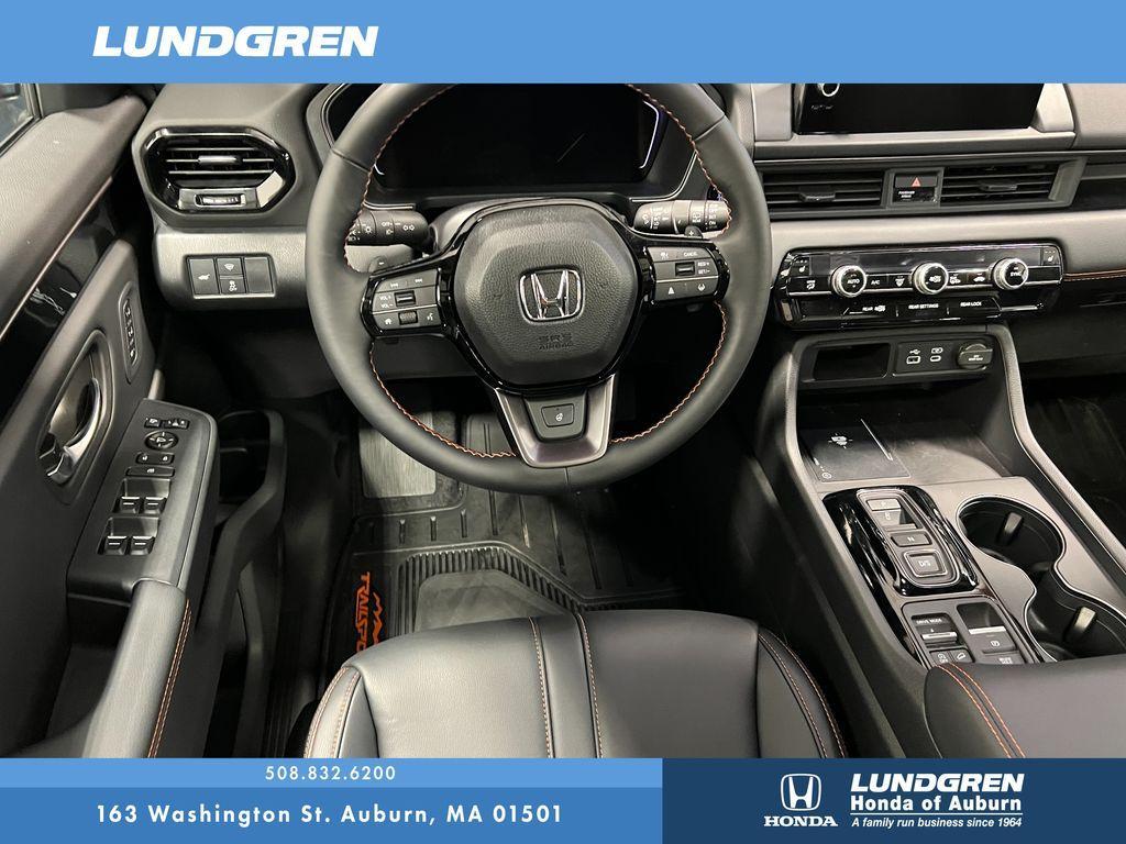new 2025 Honda Pilot car, priced at $50,850