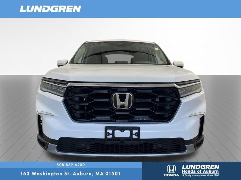 new 2025 Honda Pilot car, priced at $47,050