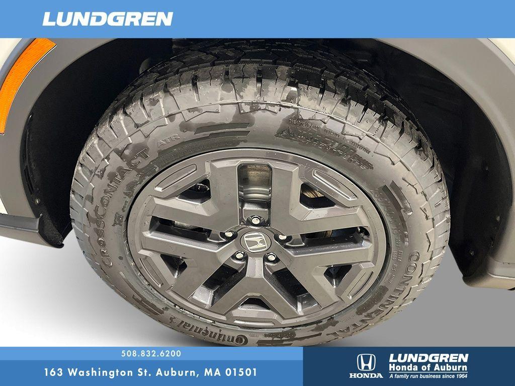 new 2026 Honda CR-V Hybrid car, priced at $40,250