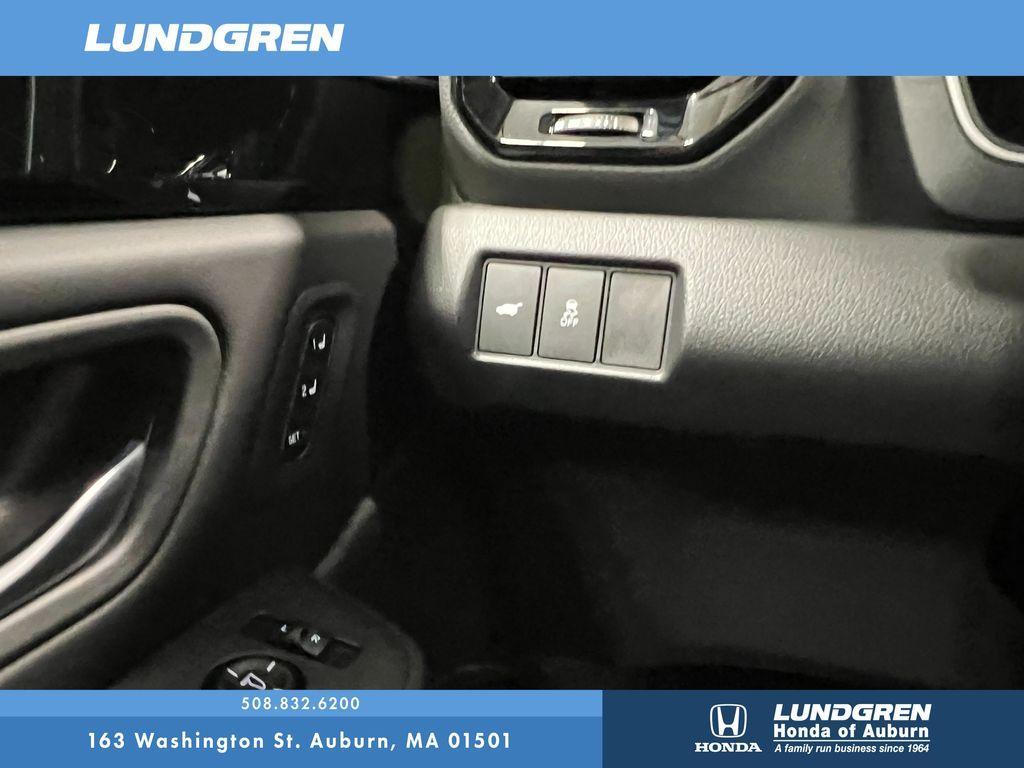new 2025 Honda Pilot car, priced at $46,995
