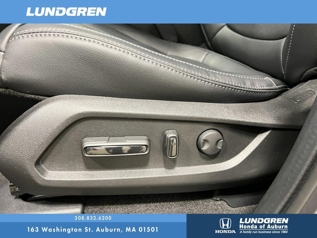 new 2025 Honda Pilot car, priced at $46,995