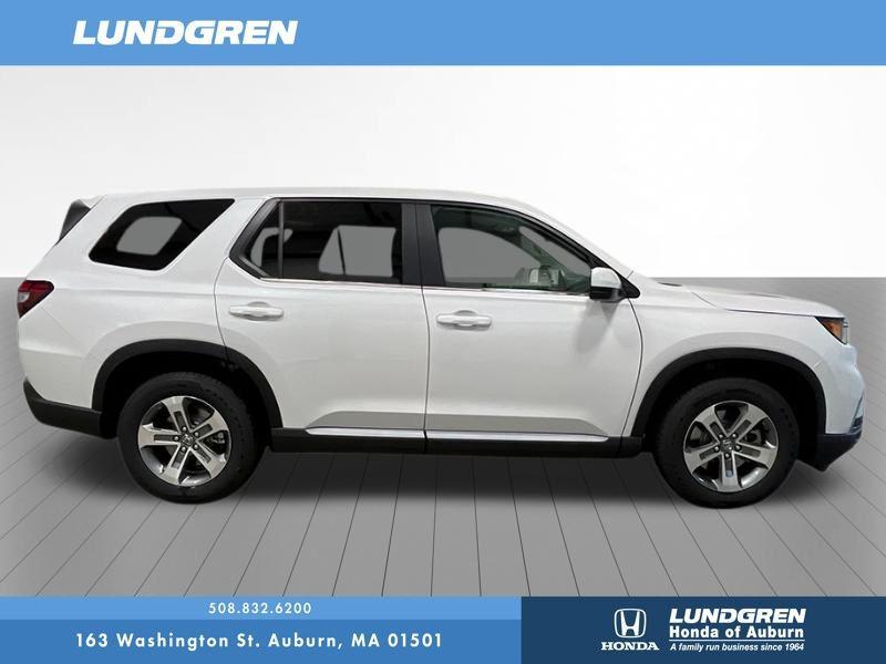 new 2025 Honda Pilot car, priced at $46,995