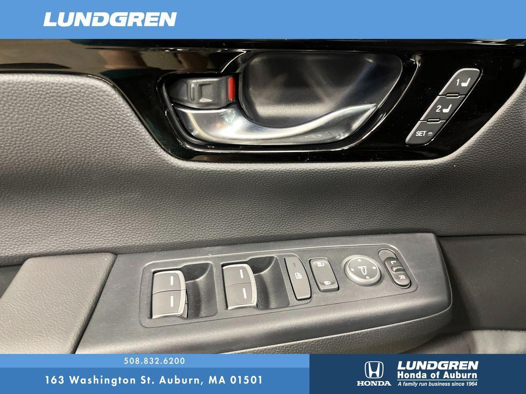 new 2026 Honda CR-V Hybrid car, priced at $43,700