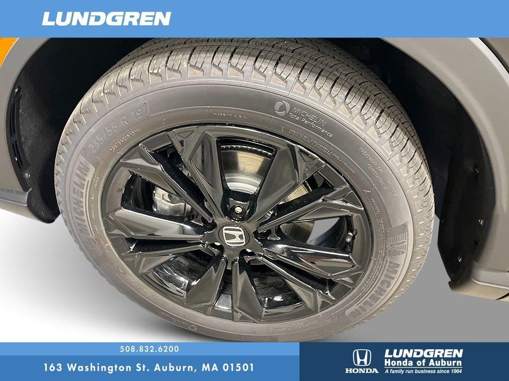 new 2026 Honda CR-V Hybrid car, priced at $43,700