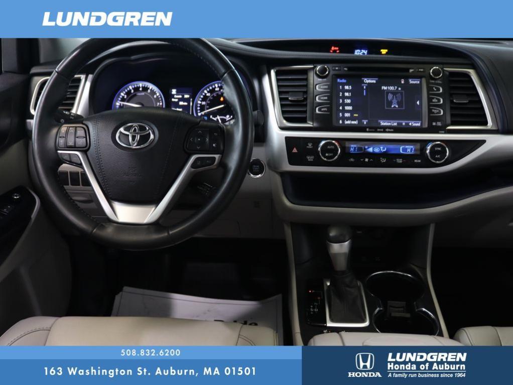 used 2019 Toyota Highlander car, priced at $27,747