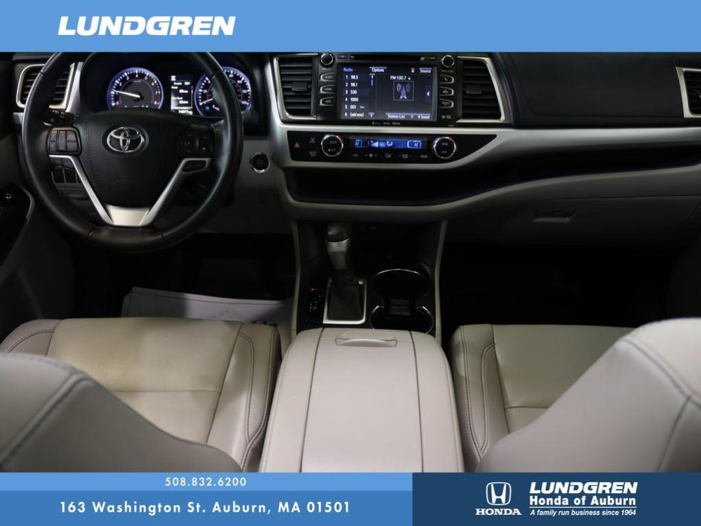 used 2019 Toyota Highlander car, priced at $27,747