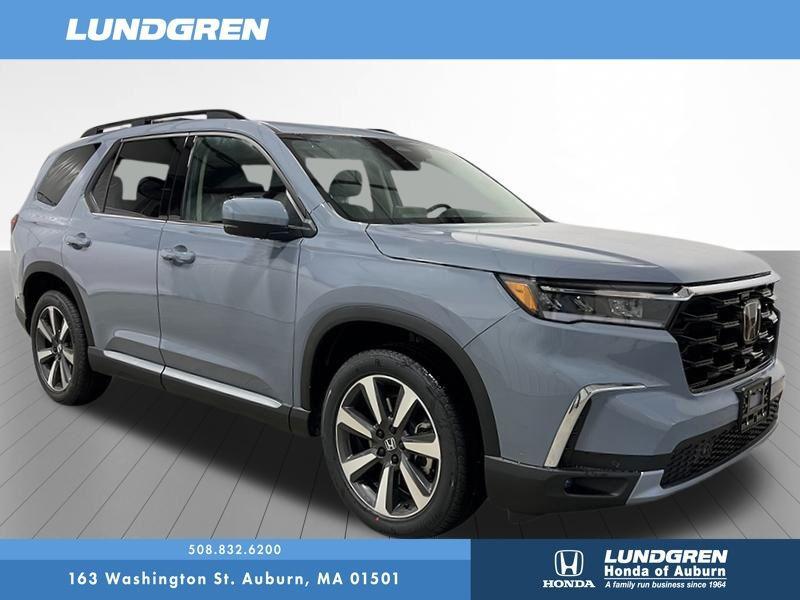 new 2025 Honda Pilot car, priced at $51,450
